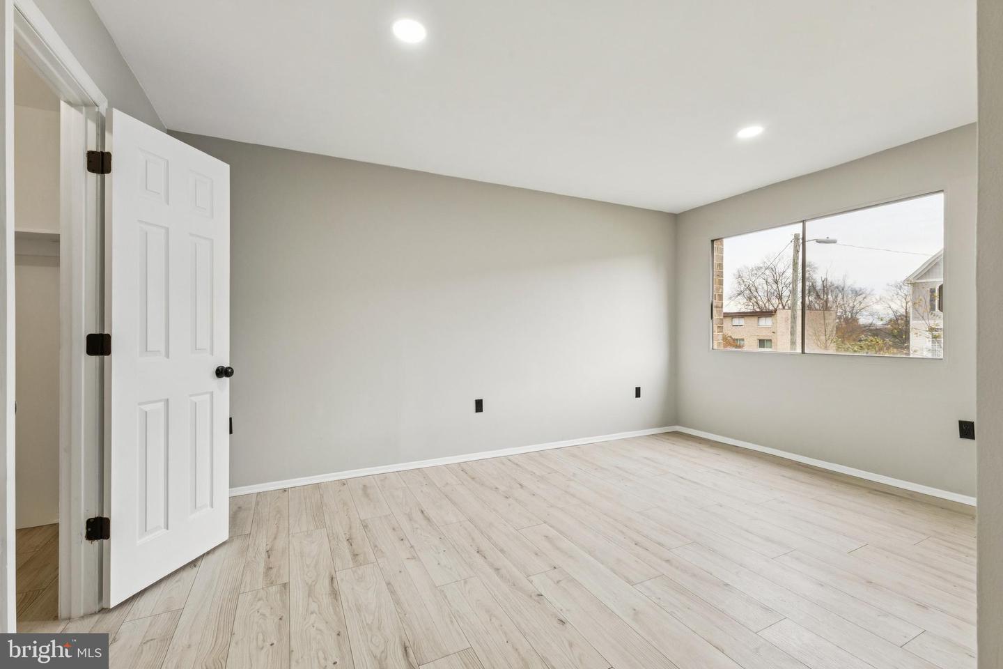 12751 DARA DR #102, WOODBRIDGE, Virginia 22192, ,Residential,For sale,12751 DARA DR #102,VAPW2106230 MLS # VAPW2106230