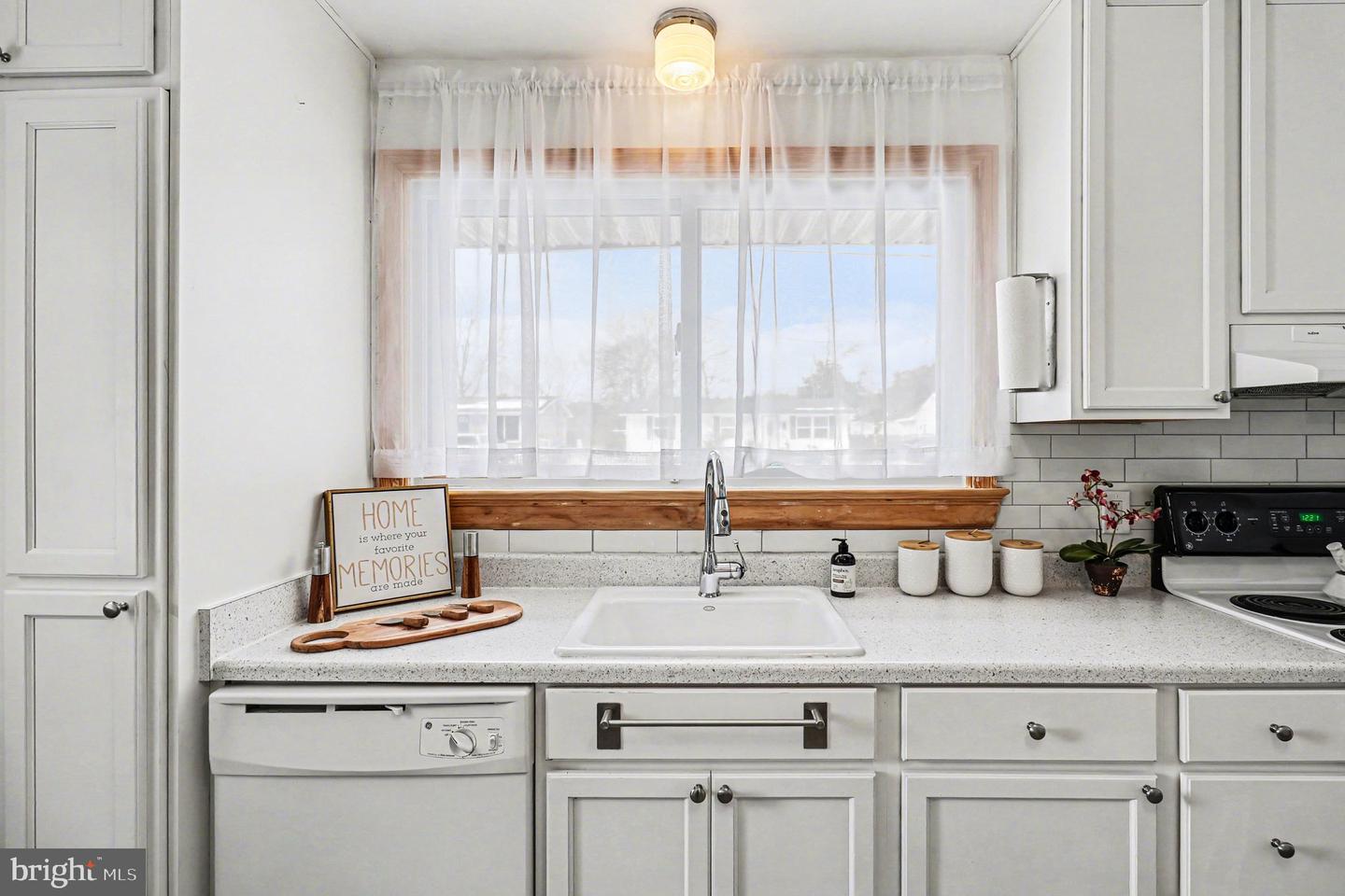 300 HAMILTON ST, FREDERICKSBURG, Virginia 22408, 3 Bedrooms Bedrooms, ,1 BathroomBathrooms,Residential,For sale,300 HAMILTON ST,VASP2039068 MLS # VASP2039068