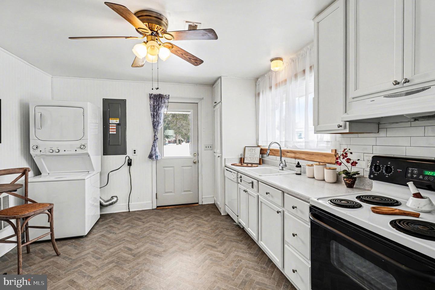 300 HAMILTON ST, FREDERICKSBURG, Virginia 22408, 3 Bedrooms Bedrooms, ,1 BathroomBathrooms,Residential,For sale,300 HAMILTON ST,VASP2039068 MLS # VASP2039068