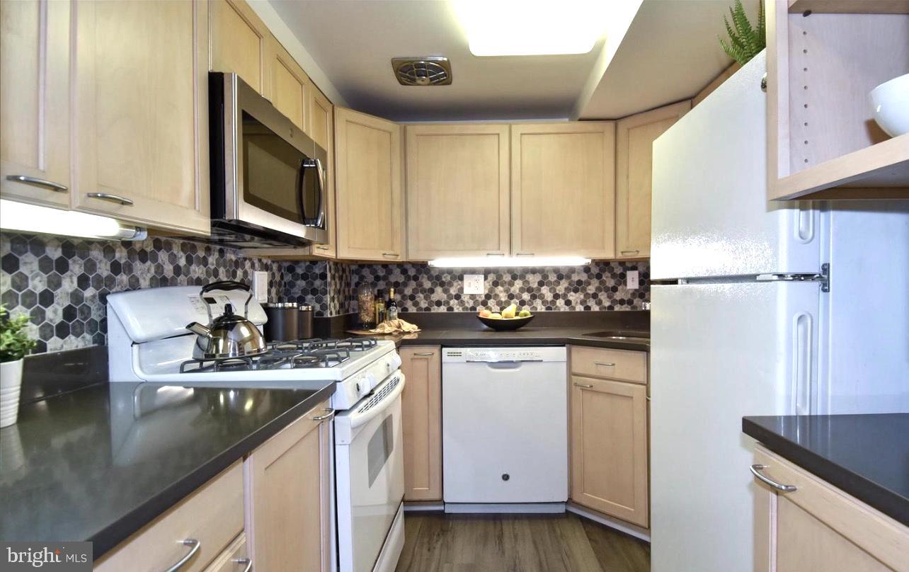 1525 Q ST NW #2, WASHINGTON, District Of Columbia 20009, 2 Bedrooms Bedrooms, ,1 BathroomBathrooms,Residential,For sale,1525 Q ST NW #2,DCDC2244920 MLS # DCDC2244920