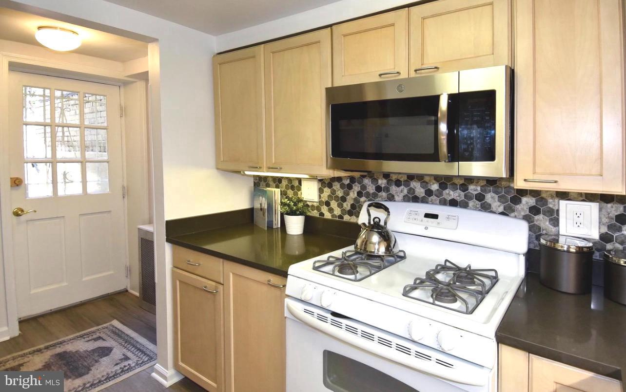 1525 Q ST NW #2, WASHINGTON, District Of Columbia 20009, 2 Bedrooms Bedrooms, ,1 BathroomBathrooms,Residential,For sale,1525 Q ST NW #2,DCDC2244920 MLS # DCDC2244920