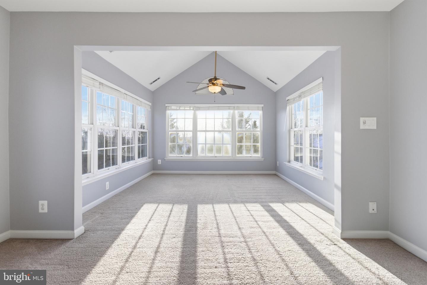 18544 PINEVIEW SQ, LEESBURG, Virginia 20176, 3 Bedrooms Bedrooms, ,2 BathroomsBathrooms,Residential,For sale,18544 PINEVIEW SQ,VALO2114690 MLS # VALO2114690