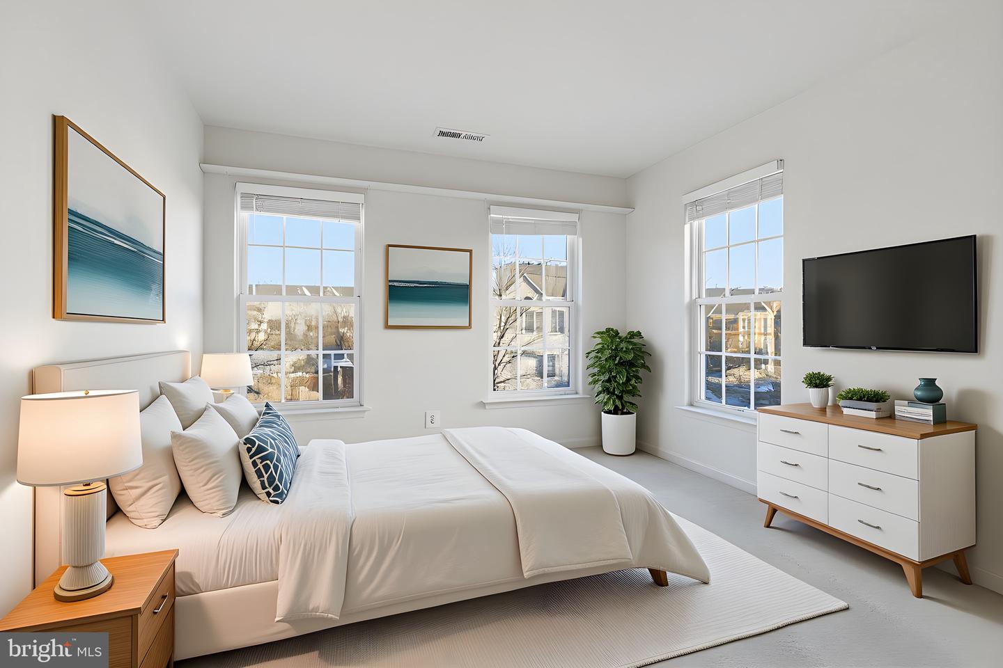 18544 PINEVIEW SQ, LEESBURG, Virginia 20176, 3 Bedrooms Bedrooms, ,2 BathroomsBathrooms,Residential,For sale,18544 PINEVIEW SQ,VALO2114690 MLS # VALO2114690