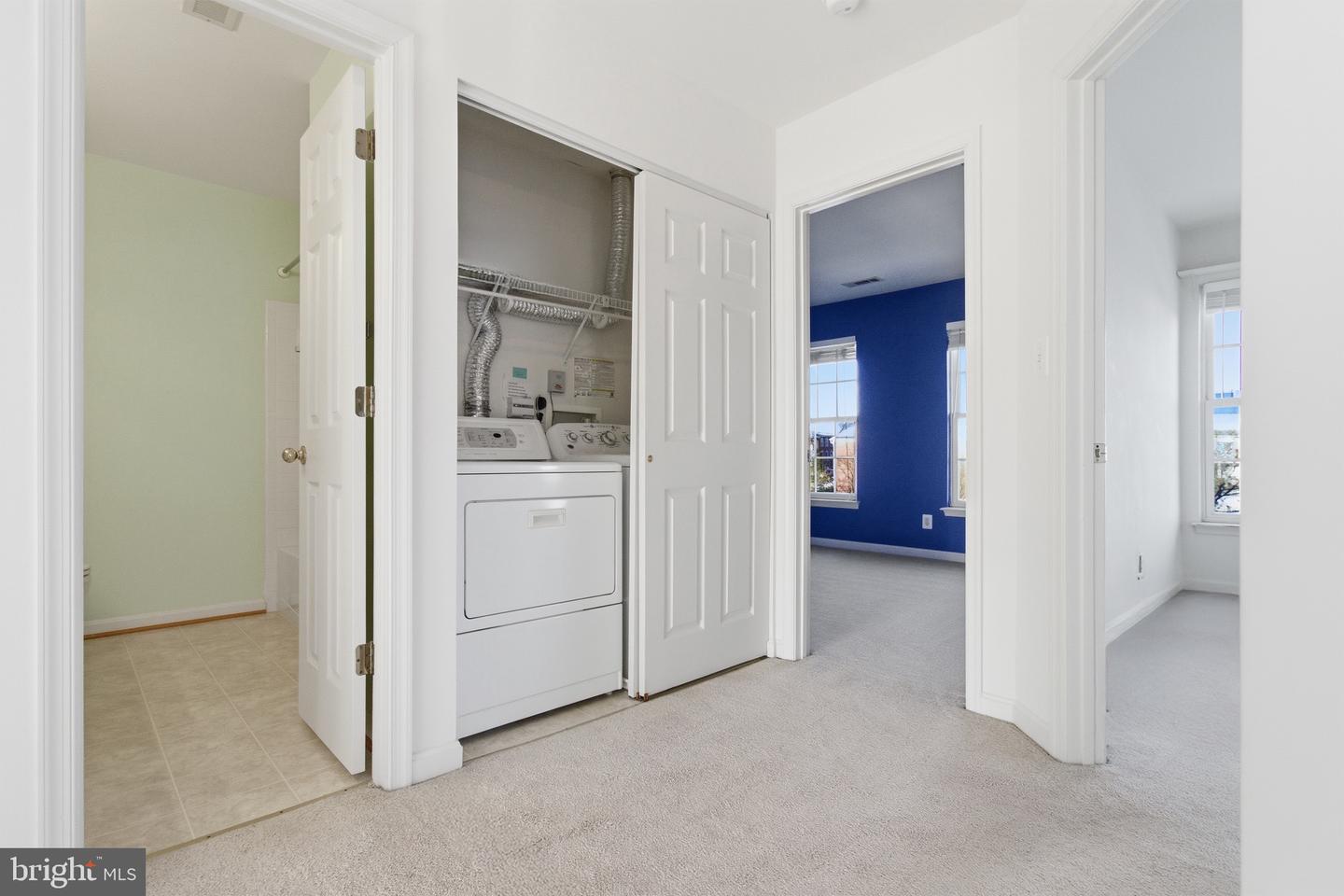 18544 PINEVIEW SQ, LEESBURG, Virginia 20176, 3 Bedrooms Bedrooms, ,2 BathroomsBathrooms,Residential,For sale,18544 PINEVIEW SQ,VALO2114690 MLS # VALO2114690