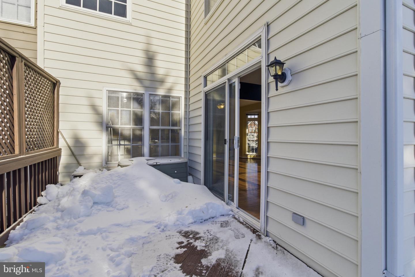 18544 PINEVIEW SQ, LEESBURG, Virginia 20176, 3 Bedrooms Bedrooms, ,2 BathroomsBathrooms,Residential,For sale,18544 PINEVIEW SQ,VALO2114690 MLS # VALO2114690