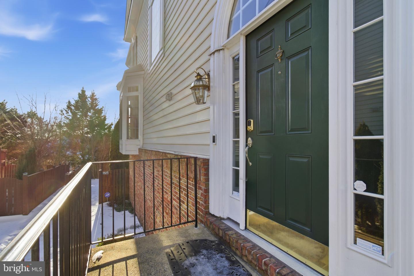 18544 PINEVIEW SQ, LEESBURG, Virginia 20176, 3 Bedrooms Bedrooms, ,2 BathroomsBathrooms,Residential,For sale,18544 PINEVIEW SQ,VALO2114690 MLS # VALO2114690