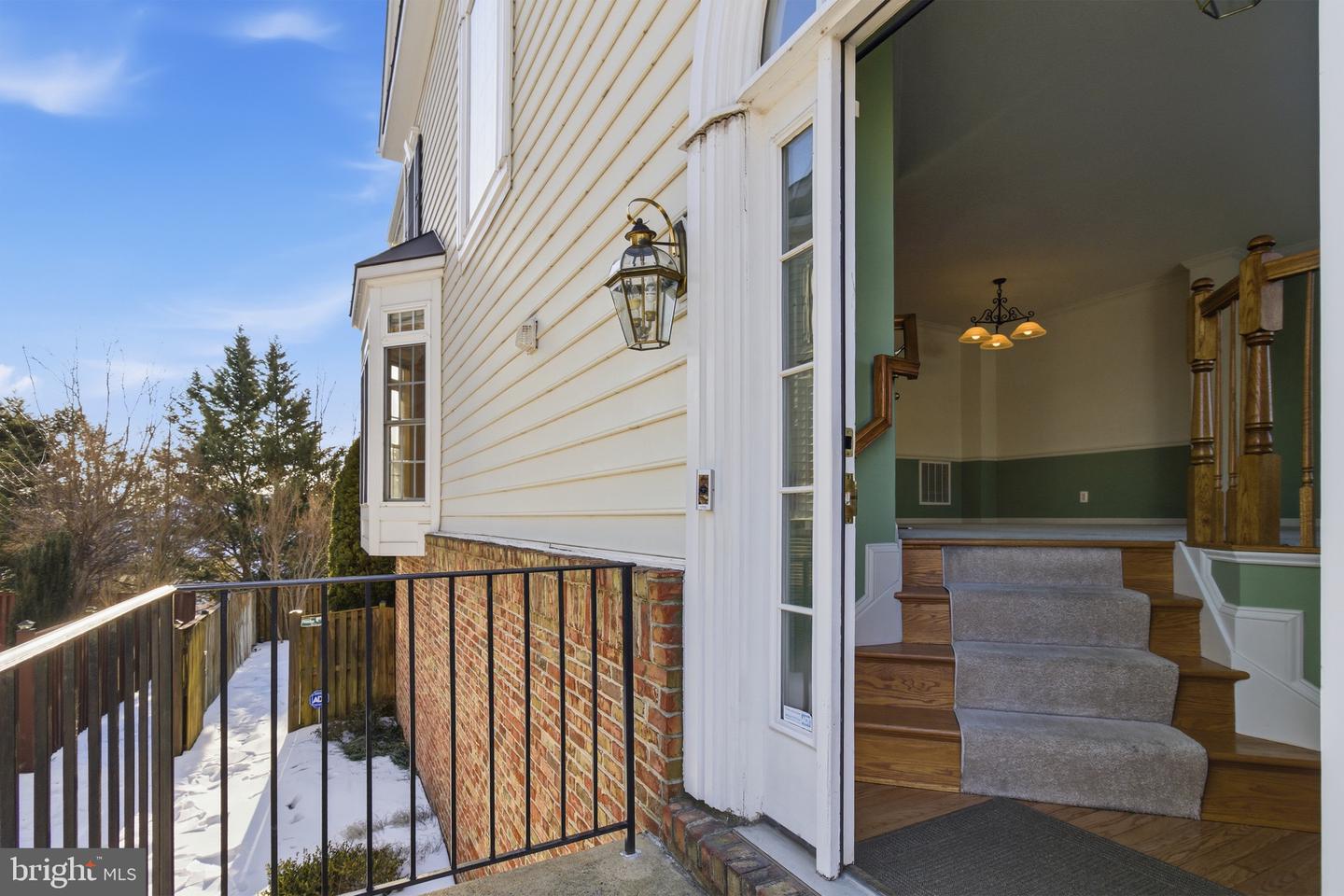 18544 PINEVIEW SQ, LEESBURG, Virginia 20176, 3 Bedrooms Bedrooms, ,2 BathroomsBathrooms,Residential,For sale,18544 PINEVIEW SQ,VALO2114690 MLS # VALO2114690