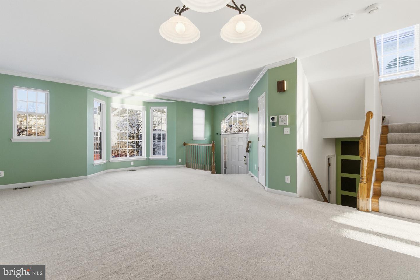 18544 PINEVIEW SQ, LEESBURG, Virginia 20176, 3 Bedrooms Bedrooms, ,2 BathroomsBathrooms,Residential,For sale,18544 PINEVIEW SQ,VALO2114690 MLS # VALO2114690