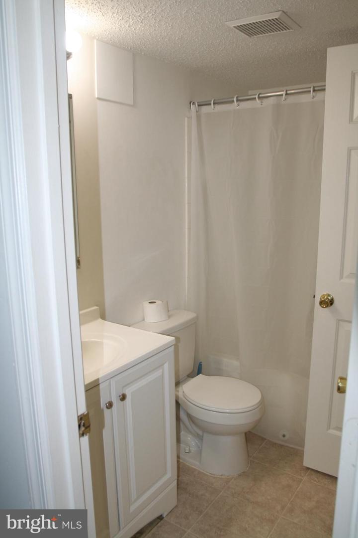 9360 CASPIAN WAY #202, MANASSAS, Virginia 20110, 2 Bedrooms Bedrooms, 7 Rooms Rooms,1 BathroomBathrooms,Residential,For sale,9360 CASPIAN WAY #202,VAMN2010024 MLS # VAMN2010024