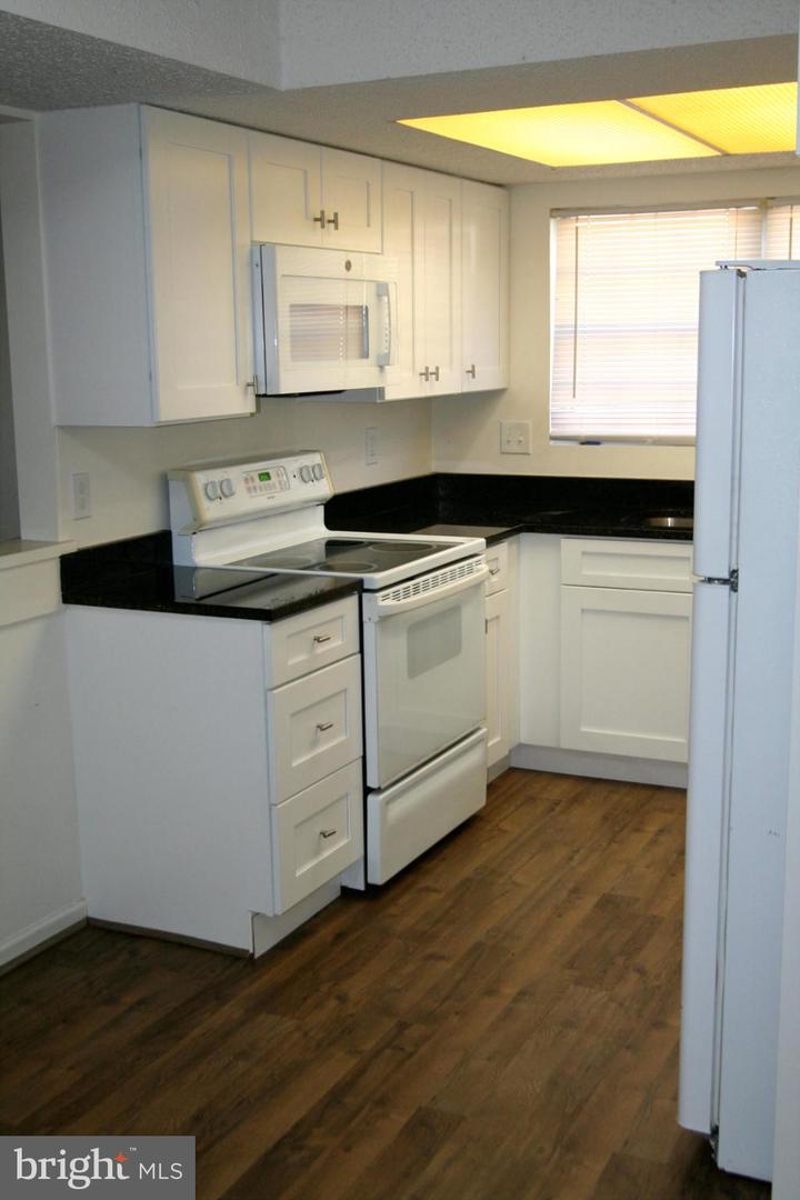 9360 CASPIAN WAY #202, MANASSAS, Virginia 20110, 2 Bedrooms Bedrooms, 7 Rooms Rooms,1 BathroomBathrooms,Residential,For sale,9360 CASPIAN WAY #202,VAMN2010024 MLS # VAMN2010024