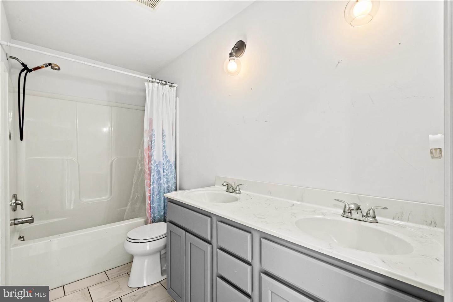 9617 THOUSAND OAKS LN, SPOTSYLVANIA, Virginia 22551, 4 Bedrooms Bedrooms, 7 Rooms Rooms,2 BathroomsBathrooms,Residential,For sale,9617 THOUSAND OAKS LN,VASP2037616 MLS # VASP2037616