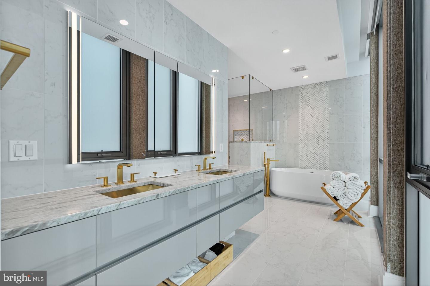 7887 JONES BRANCH DR #1904, MCLEAN, Virginia 22102, 3 Bedrooms Bedrooms, ,2 BathroomsBathrooms,Residential,For sale,7887 JONES BRANCH DR #1904,VAFX2288730 MLS # VAFX2288730