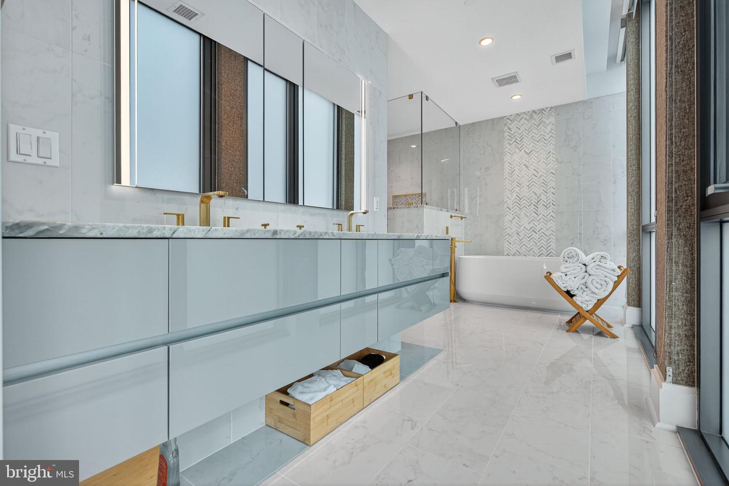 7887 JONES BRANCH DR #1904, MCLEAN, Virginia 22102, 3 Bedrooms Bedrooms, ,2 BathroomsBathrooms,Residential,For sale,7887 JONES BRANCH DR #1904,VAFX2288730 MLS # VAFX2288730