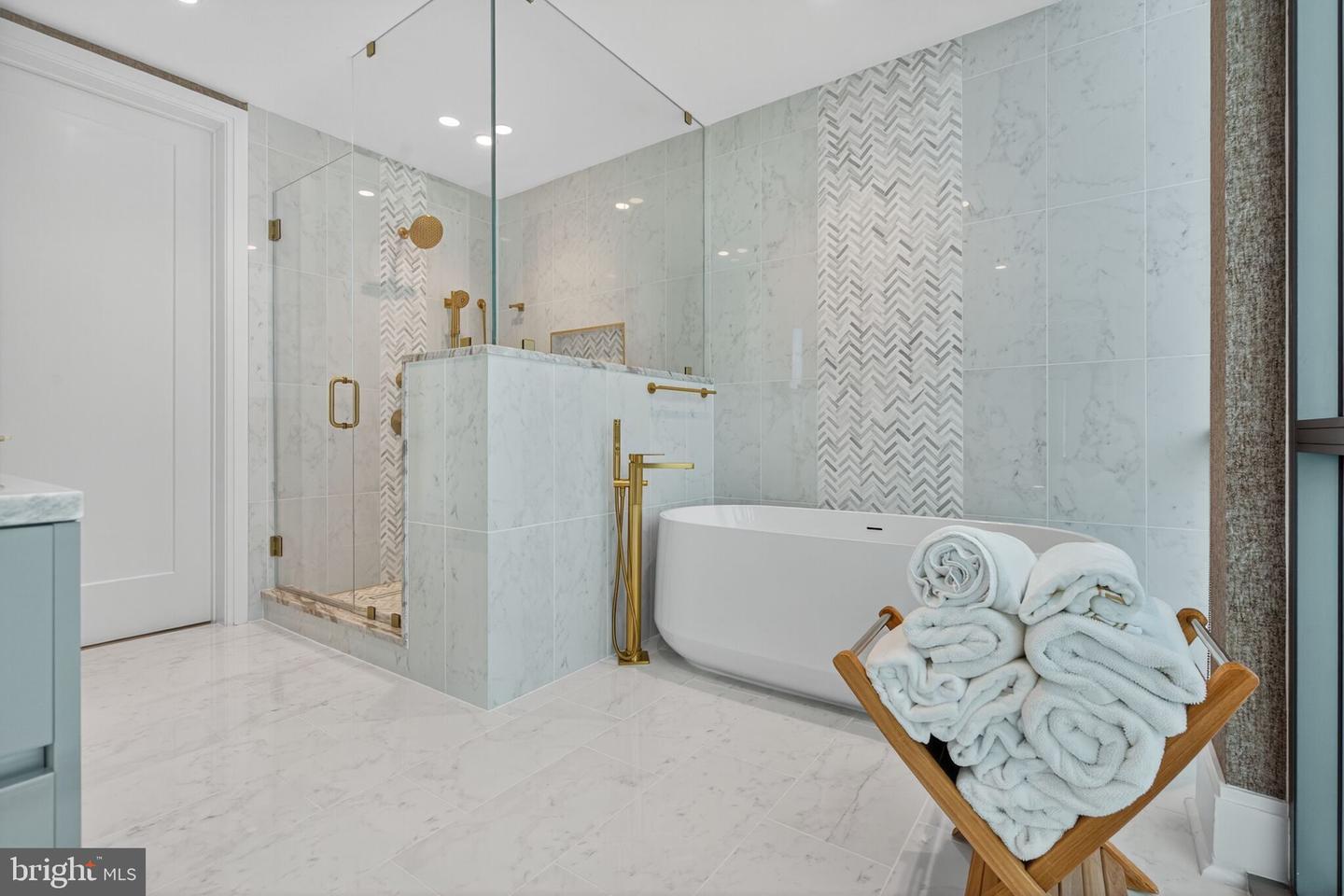 7887 JONES BRANCH DR #1904, MCLEAN, Virginia 22102, 3 Bedrooms Bedrooms, ,2 BathroomsBathrooms,Residential,For sale,7887 JONES BRANCH DR #1904,VAFX2288730 MLS # VAFX2288730