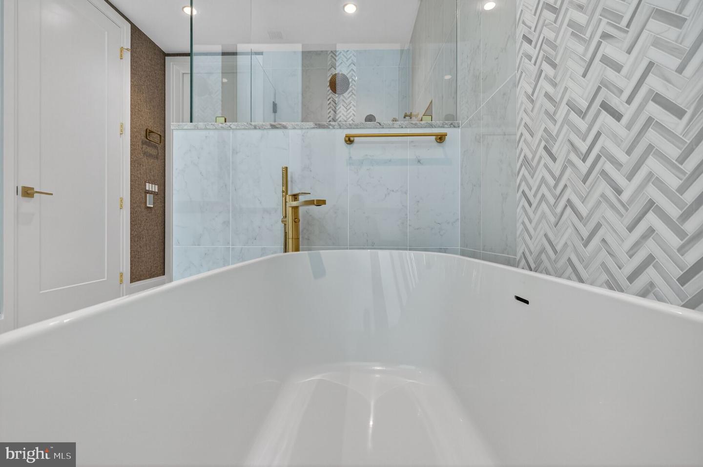 7887 JONES BRANCH DR #1904, MCLEAN, Virginia 22102, 3 Bedrooms Bedrooms, ,2 BathroomsBathrooms,Residential,For sale,7887 JONES BRANCH DR #1904,VAFX2288730 MLS # VAFX2288730