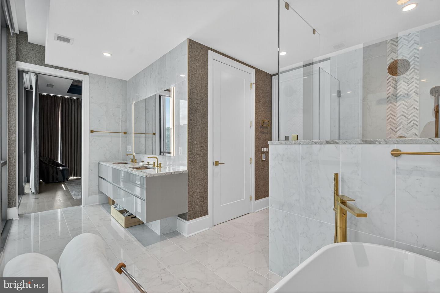 7887 JONES BRANCH DR #1904, MCLEAN, Virginia 22102, 3 Bedrooms Bedrooms, ,2 BathroomsBathrooms,Residential,For sale,7887 JONES BRANCH DR #1904,VAFX2288730 MLS # VAFX2288730