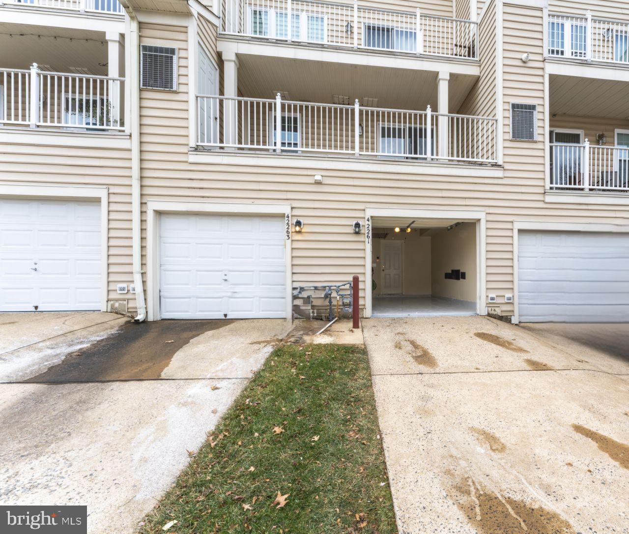 42261 TERRAZZO TER, ALDIE, Virginia 20105, 3 Bedrooms Bedrooms, 6 Rooms Rooms,2 BathroomsBathrooms,Residential,For sale,42261 TERRAZZO TER,VALO2115196 MLS # VALO2115196