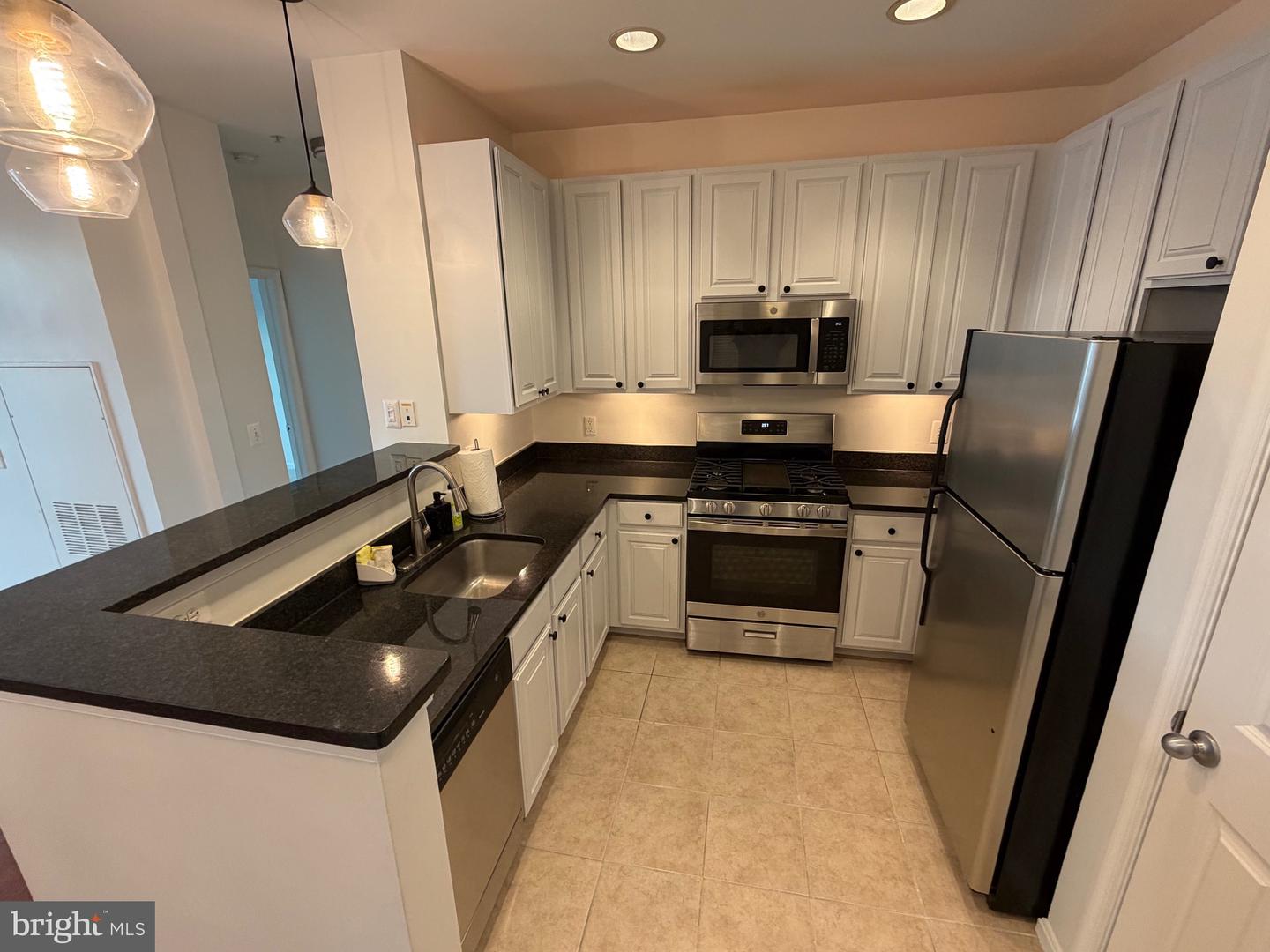 2465 ARMY NAVY DR #1-405, ARLINGTON, Virginia 22206, 2 Bedrooms Bedrooms, ,1 BathroomBathrooms,Residential,For sale,2465 ARMY NAVY DR #1-405,VAAR2068456 MLS # VAAR2068456