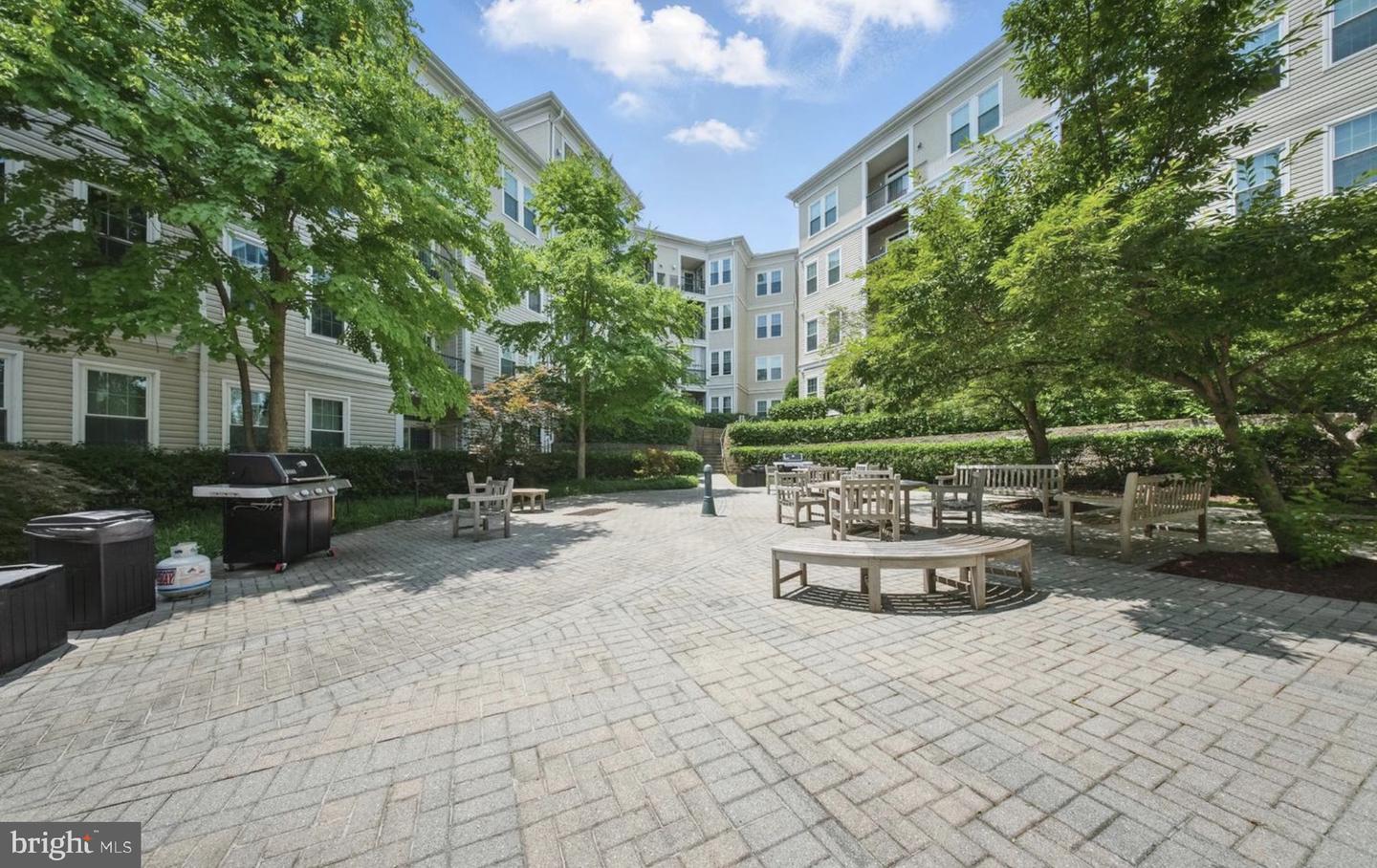 2465 ARMY NAVY DR #1-405, ARLINGTON, Virginia 22206, 2 Bedrooms Bedrooms, ,1 BathroomBathrooms,Residential,For sale,2465 ARMY NAVY DR #1-405,VAAR2068456 MLS # VAAR2068456