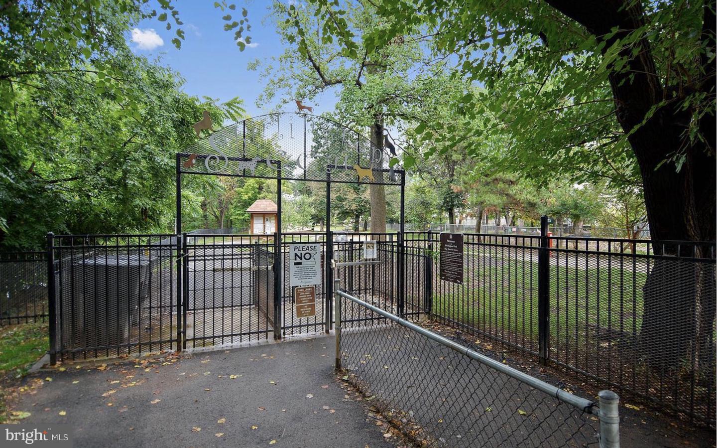 2465 ARMY NAVY DR #1-405, ARLINGTON, Virginia 22206, 2 Bedrooms Bedrooms, ,1 BathroomBathrooms,Residential,For sale,2465 ARMY NAVY DR #1-405,VAAR2068456 MLS # VAAR2068456