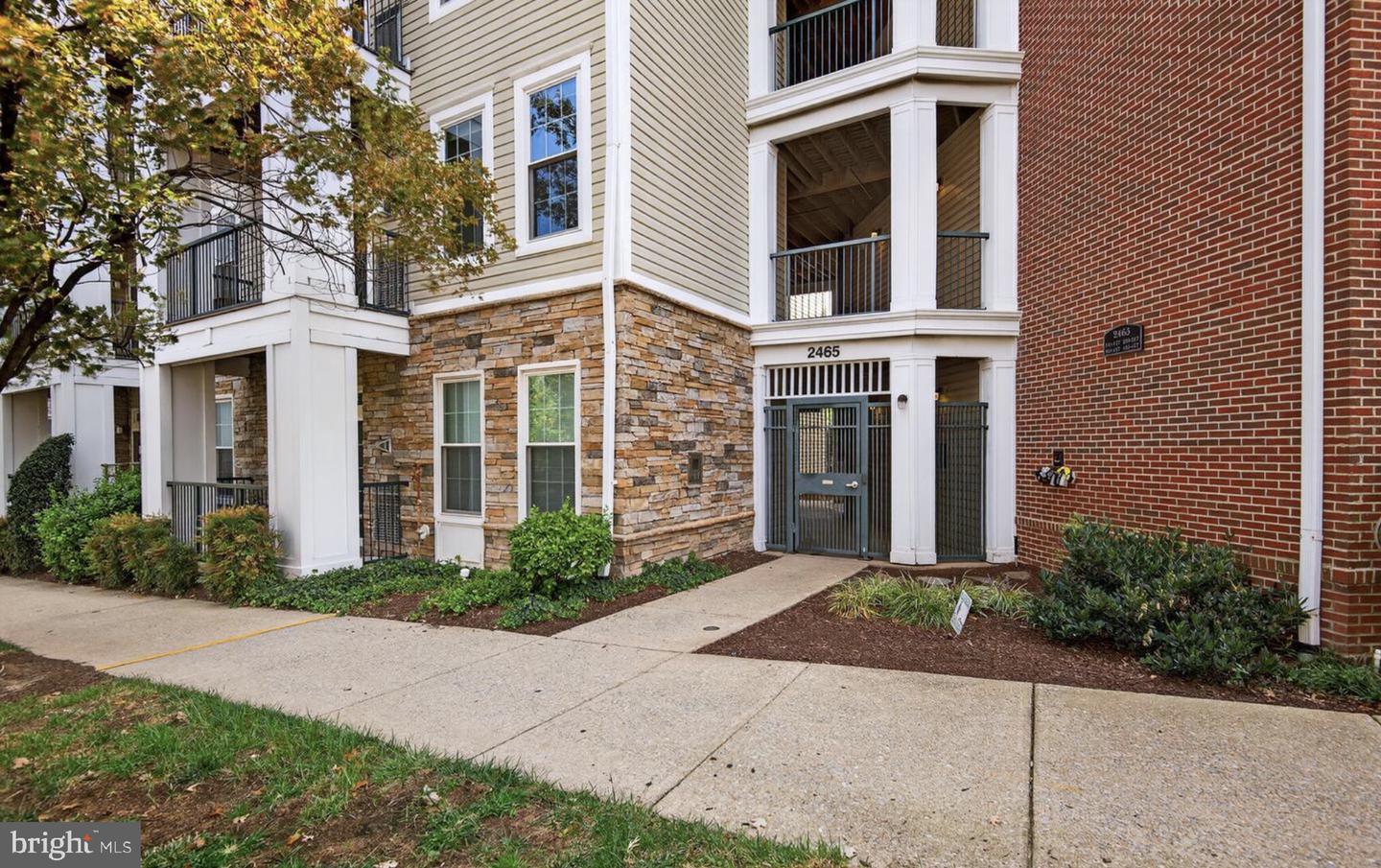 2465 ARMY NAVY DR #1-405, ARLINGTON, Virginia 22206, 2 Bedrooms Bedrooms, ,1 BathroomBathrooms,Residential,For sale,2465 ARMY NAVY DR #1-405,VAAR2068456 MLS # VAAR2068456