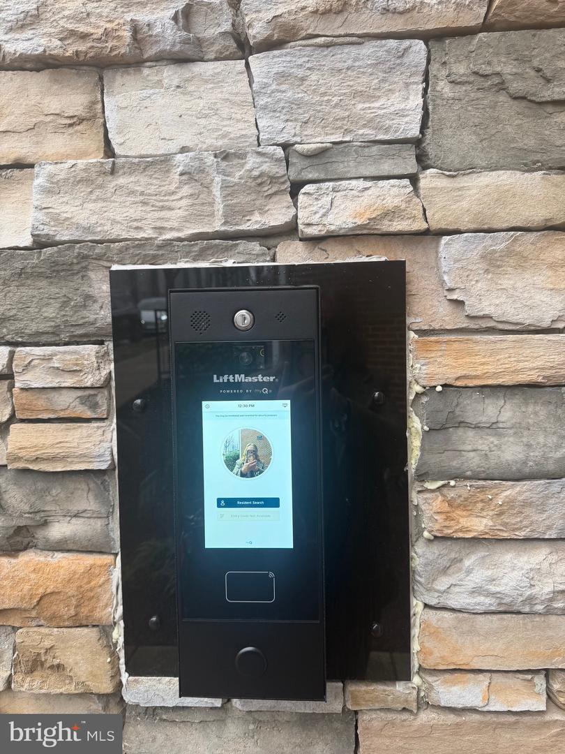 2465 ARMY NAVY DR #1-405, ARLINGTON, Virginia 22206, 2 Bedrooms Bedrooms, ,1 BathroomBathrooms,Residential,For sale,2465 ARMY NAVY DR #1-405,VAAR2068456 MLS # VAAR2068456