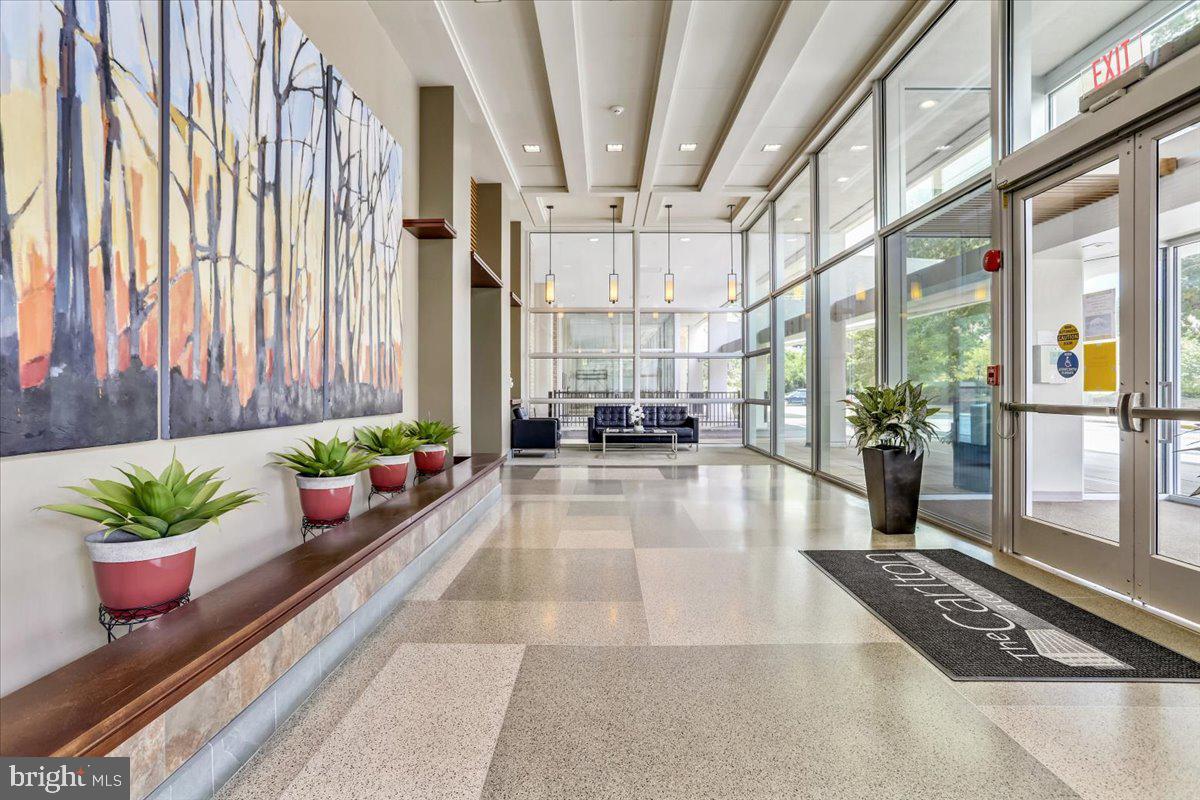 4600 S FOUR MILE RUN DR #633, ARLINGTON, Virginia 22204, ,1 BathroomBathrooms,Residential,For sale,4600 S FOUR MILE RUN DR #633,VAAR2068522 MLS # VAAR2068522