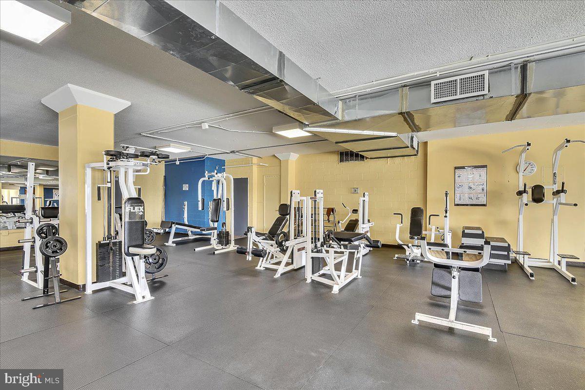 4600 S FOUR MILE RUN DR #633, ARLINGTON, Virginia 22204, ,1 BathroomBathrooms,Residential,For sale,4600 S FOUR MILE RUN DR #633,VAAR2068522 MLS # VAAR2068522