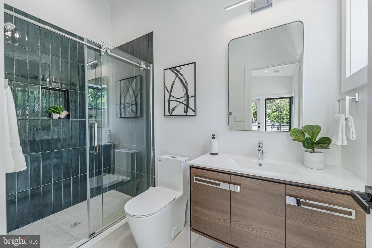 3215 COFER RD, FALLS CHURCH, Virginia 22042, 6 Bedrooms Bedrooms, ,6 BathroomsBathrooms,Residential,For sale,3215 COFER RD,VAFX2289340 MLS # VAFX2289340