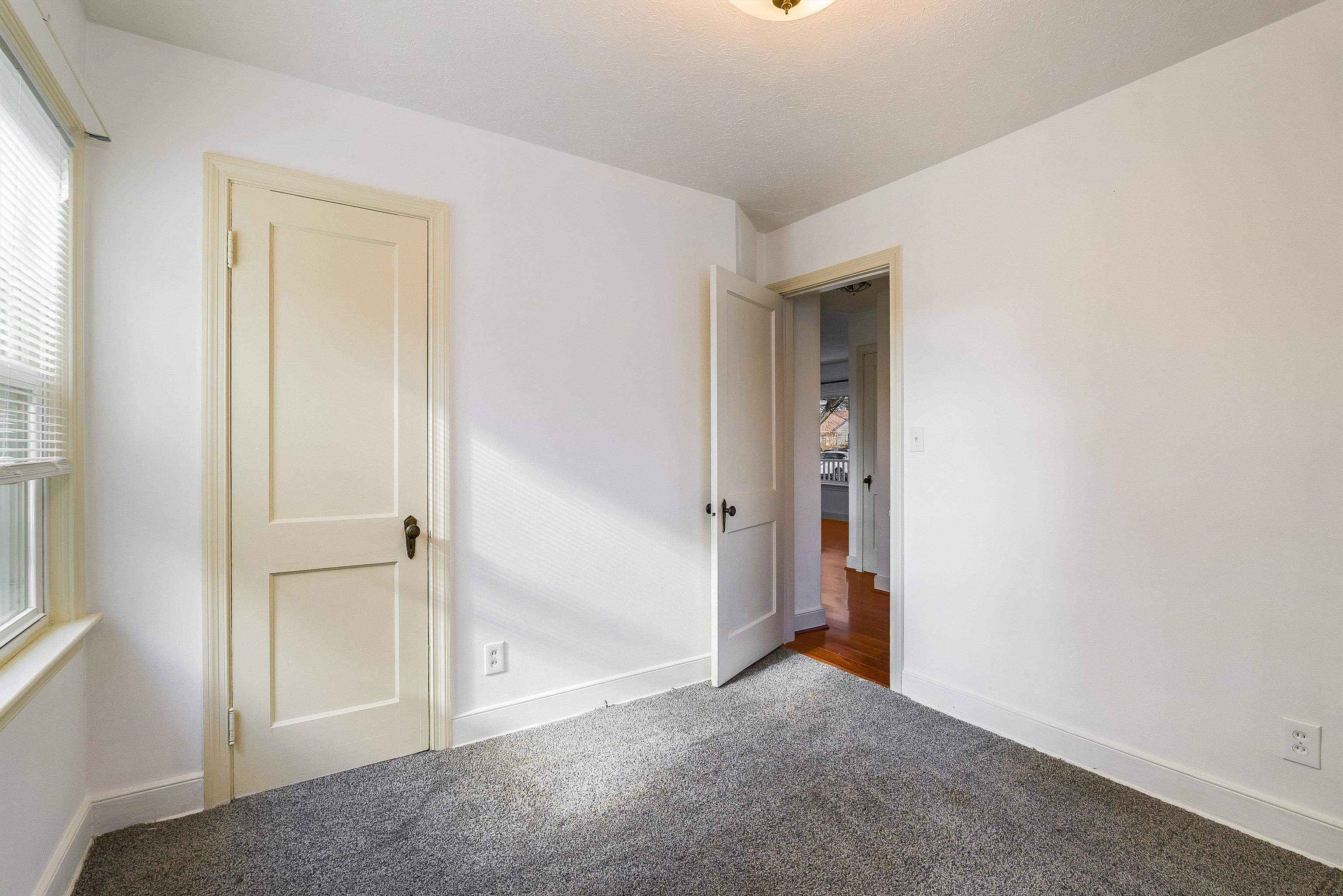 2224 MT VERNON ST, WAYNESBORO, Virginia 22980, 3 Bedrooms Bedrooms, ,1 BathroomBathrooms,Residential,2224 MT VERNON ST,671479 MLS # 671479