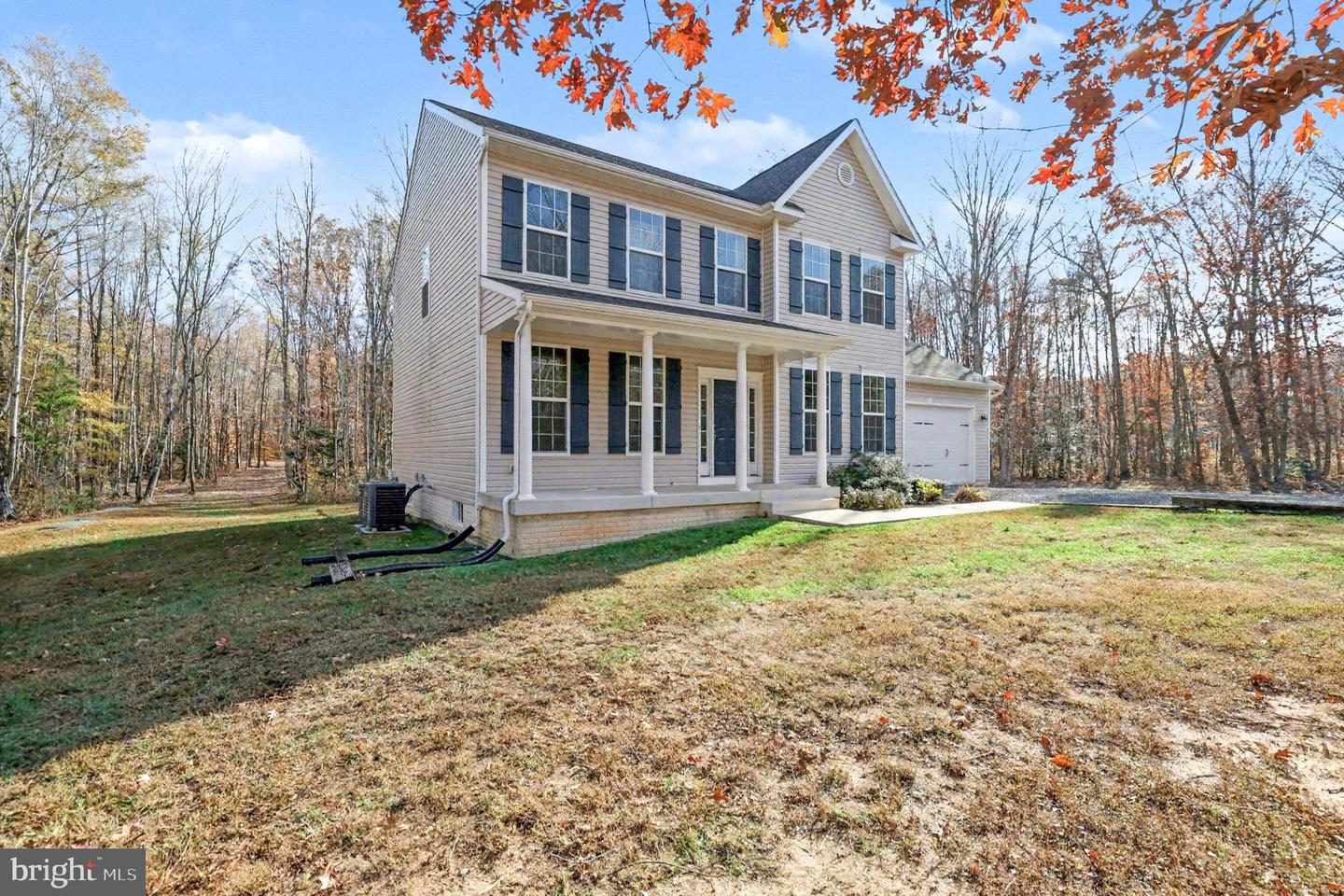 8217 VINTAGE LN, SPOTSYLVANIA, Virginia 22551, 4 Bedrooms Bedrooms, 14 Rooms Rooms,2 BathroomsBathrooms,Residential,For sale,8217 VINTAGE LN,VASP2037554 MLS # VASP2037554