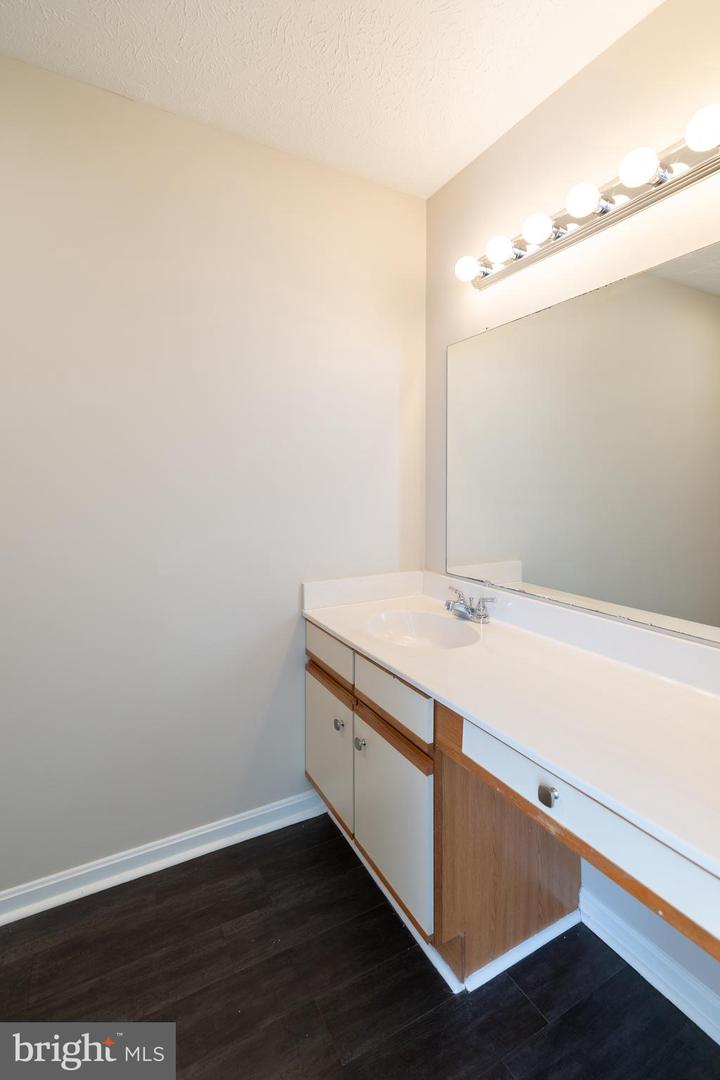 218 TUDOR DR, WINCHESTER, Virginia 22603, 2 Bedrooms Bedrooms, ,3 BathroomsBathrooms,Residential,For sale,218 TUDOR DR,VAFV2039018 MLS # VAFV2039018