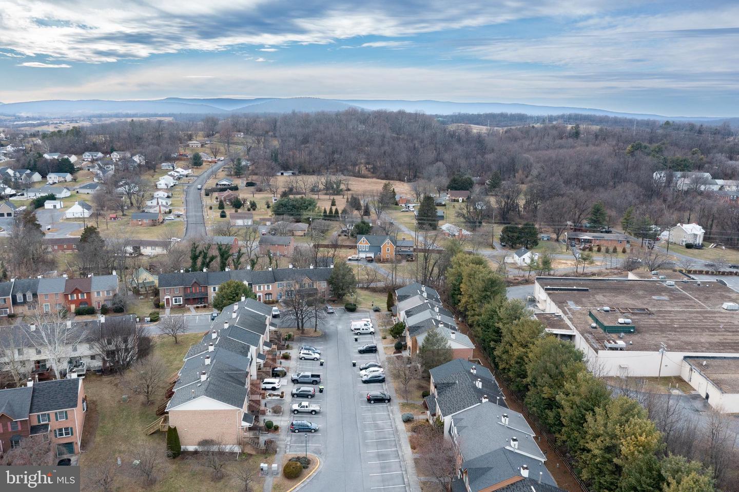218 TUDOR DR, WINCHESTER, Virginia 22603, 2 Bedrooms Bedrooms, ,3 BathroomsBathrooms,Residential,For sale,218 TUDOR DR,VAFV2039018 MLS # VAFV2039018