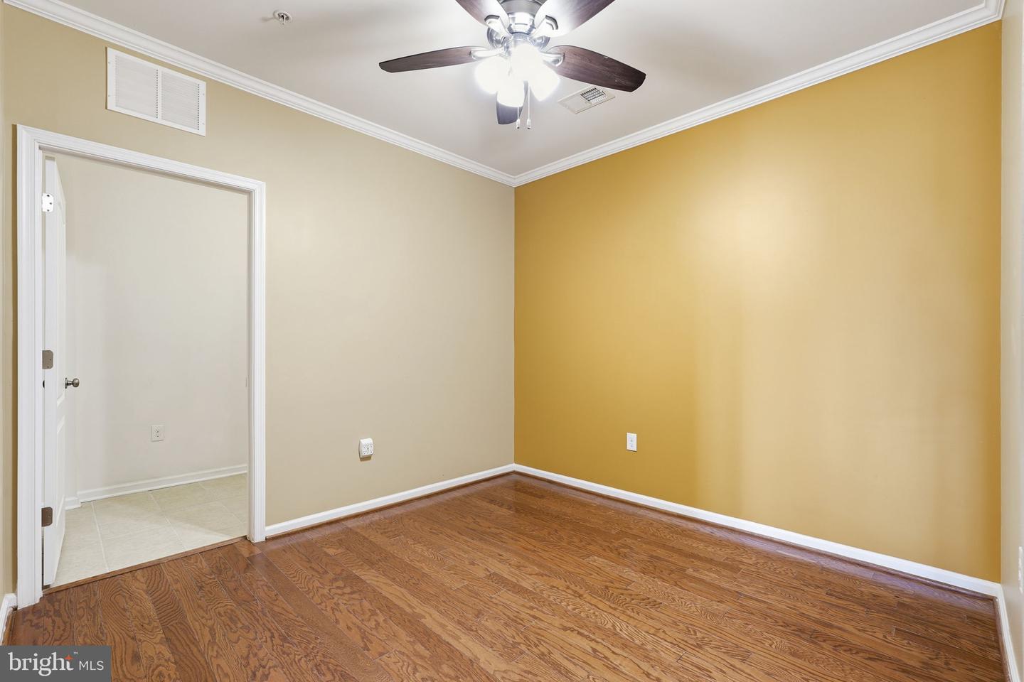 24637 WOOLLY MAMMOTH TER #205, ALDIE, Virginia 20105, 3 Bedrooms Bedrooms, ,2 BathroomsBathrooms,Residential,For sale,24637 WOOLLY MAMMOTH TER #205,VALO2114932 MLS # VALO2114932