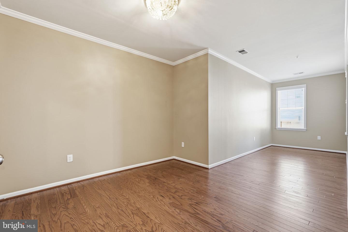 24637 WOOLLY MAMMOTH TER #205, ALDIE, Virginia 20105, 3 Bedrooms Bedrooms, ,2 BathroomsBathrooms,Residential,For sale,24637 WOOLLY MAMMOTH TER #205,VALO2114932 MLS # VALO2114932