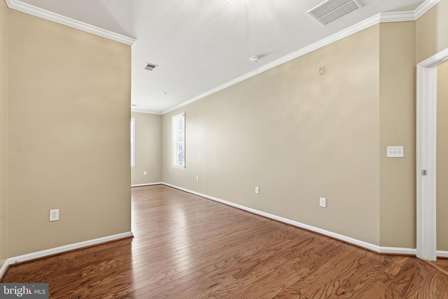 24637 WOOLLY MAMMOTH TER #205, ALDIE, Virginia 20105, 3 Bedrooms Bedrooms, ,2 BathroomsBathrooms,Residential,For sale,24637 WOOLLY MAMMOTH TER #205,VALO2114932 MLS # VALO2114932