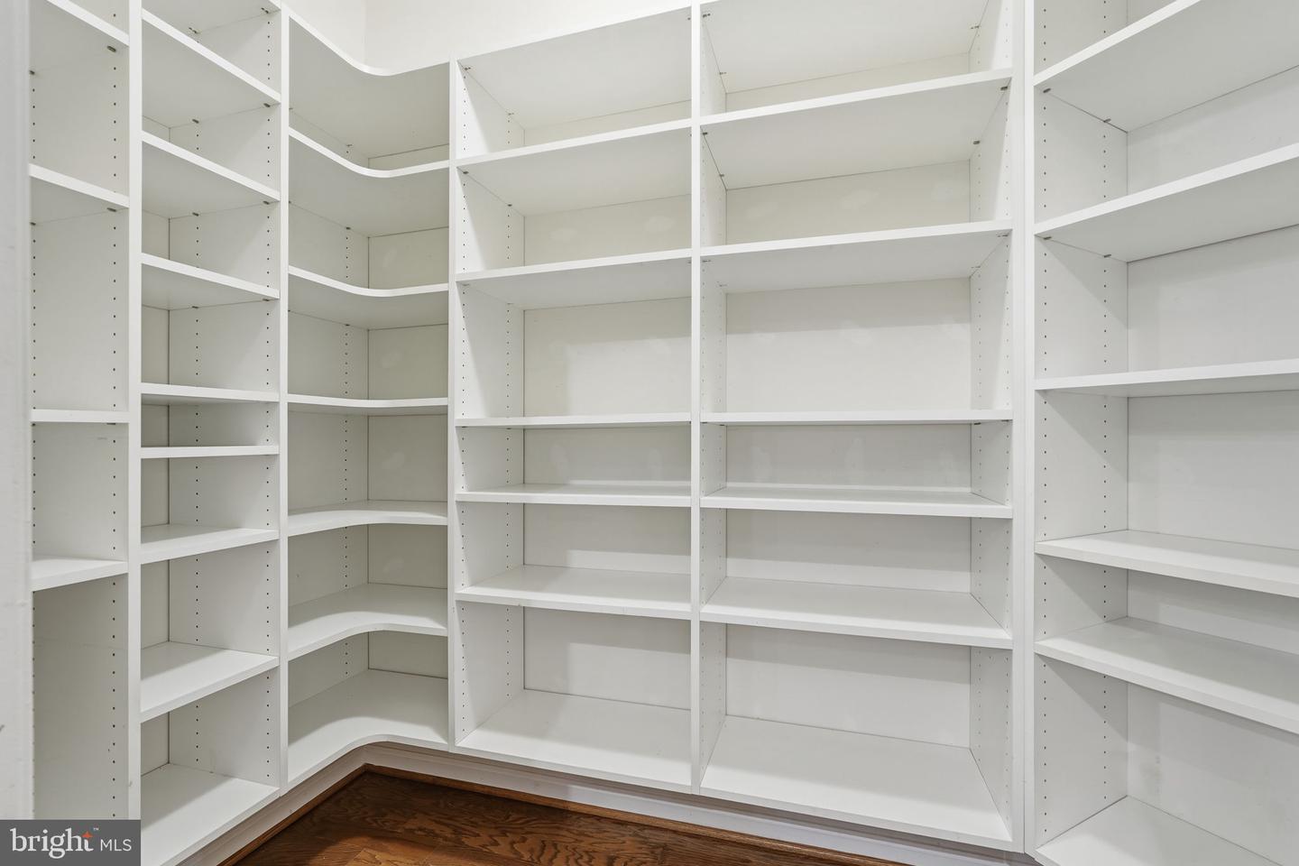 24637 WOOLLY MAMMOTH TER #205, ALDIE, Virginia 20105, 3 Bedrooms Bedrooms, ,2 BathroomsBathrooms,Residential,For sale,24637 WOOLLY MAMMOTH TER #205,VALO2114932 MLS # VALO2114932