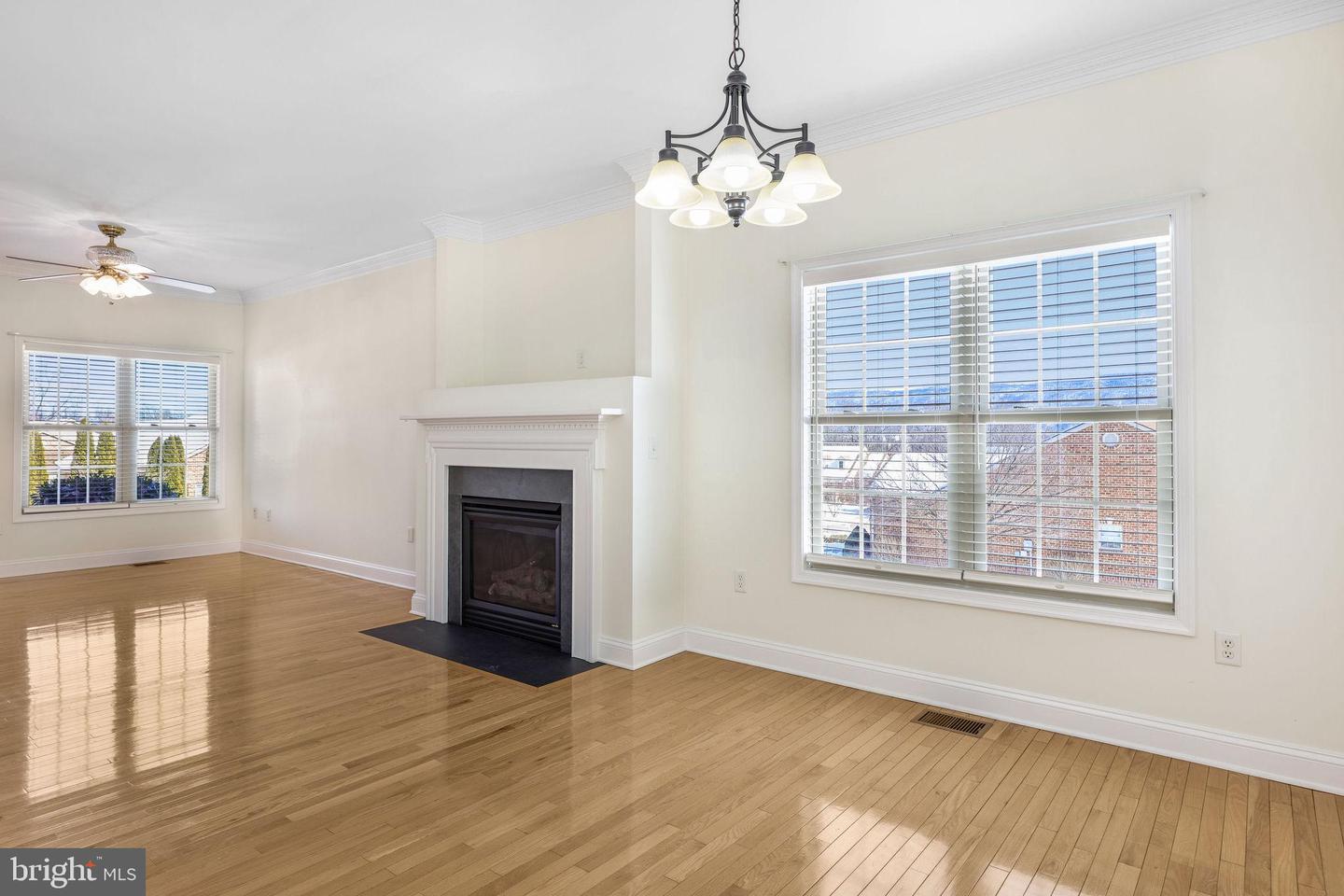 207 DONNA DR, WOODSTOCK, Virginia 22664, 3 Bedrooms Bedrooms, ,2 BathroomsBathrooms,Residential,For sale,207 DONNA DR,VASH2013524 MLS # VASH2013524