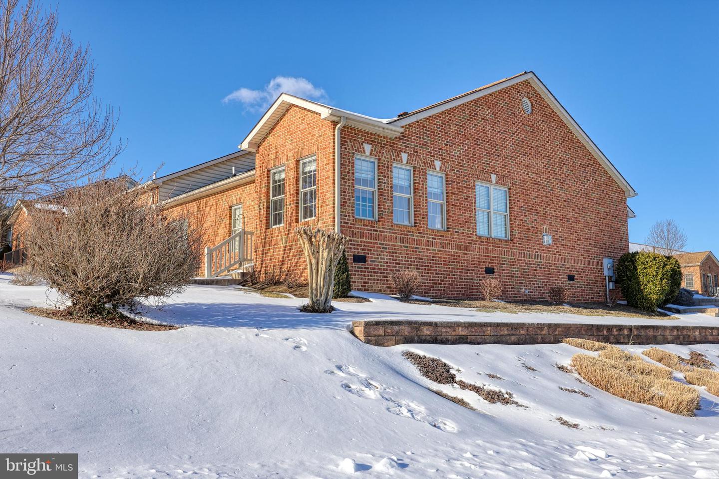 207 DONNA DR, WOODSTOCK, Virginia 22664, 3 Bedrooms Bedrooms, ,2 BathroomsBathrooms,Residential,For sale,207 DONNA DR,VASH2013524 MLS # VASH2013524