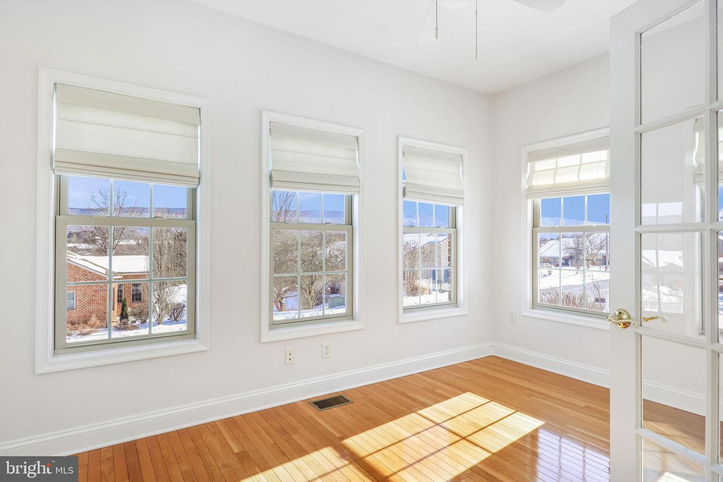 207 DONNA DR, WOODSTOCK, Virginia 22664, 3 Bedrooms Bedrooms, ,2 BathroomsBathrooms,Residential,For sale,207 DONNA DR,VASH2013524 MLS # VASH2013524