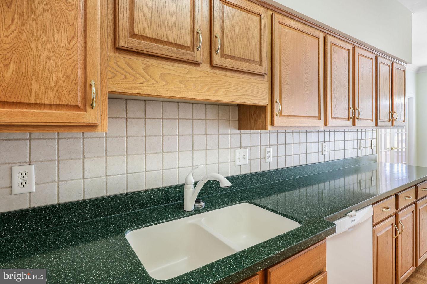 207 DONNA DR, WOODSTOCK, Virginia 22664, 3 Bedrooms Bedrooms, ,2 BathroomsBathrooms,Residential,For sale,207 DONNA DR,VASH2013524 MLS # VASH2013524