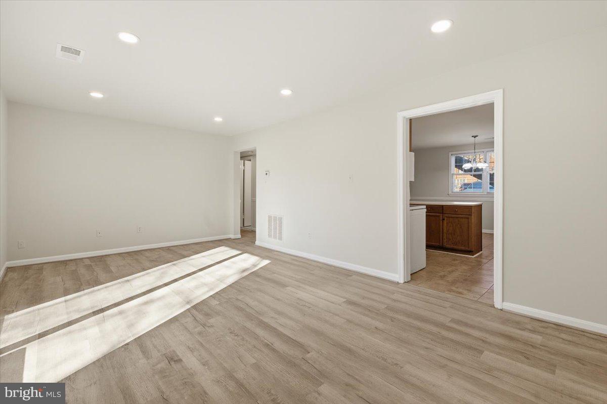 1023-A MARGATE CT, STERLING, Virginia 20163, 3 Bedrooms Bedrooms, ,2 BathroomsBathrooms,Residential,For sale,1023-A MARGATE CT,VALO2115344 MLS # VALO2115344