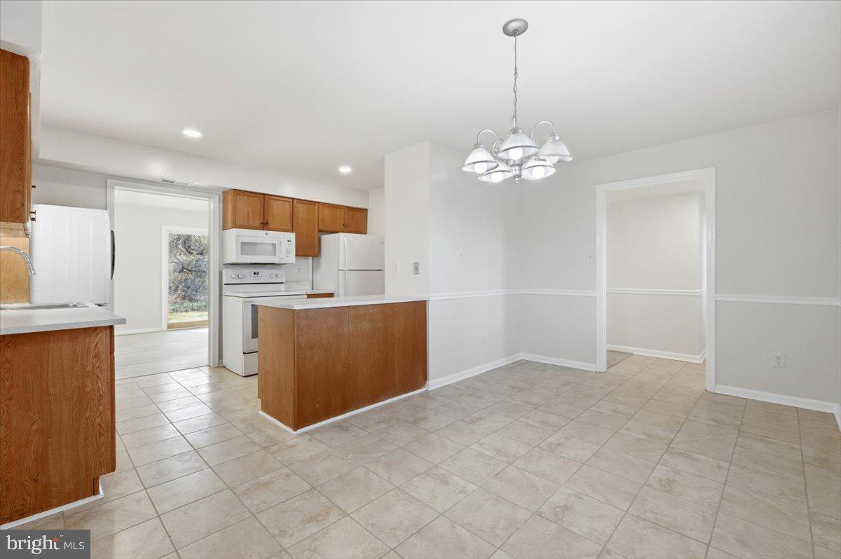 1023-A MARGATE CT, STERLING, Virginia 20163, 3 Bedrooms Bedrooms, ,2 BathroomsBathrooms,Residential,For sale,1023-A MARGATE CT,VALO2115344 MLS # VALO2115344