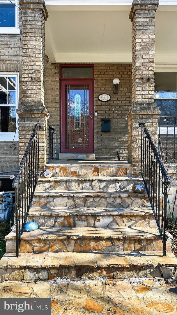 4301 4TH ST NW, WASHINGTON, District Of Columbia 20011, 5 Bedrooms Bedrooms, ,2 BathroomsBathrooms,Residential,For sale,4301 4TH ST NW,DCDC2244958 MLS # DCDC2244958