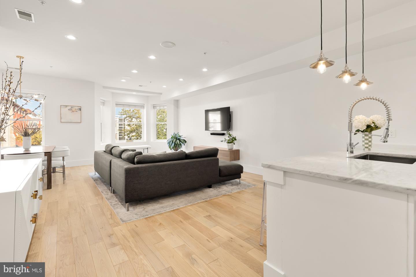 1230 FAIRMONT ST NW #2, WASHINGTON, District Of Columbia 20009, 2 Bedrooms Bedrooms, ,2 BathroomsBathrooms,Residential,For sale,1230 FAIRMONT ST NW #2,DCDC2244966 MLS # DCDC2244966