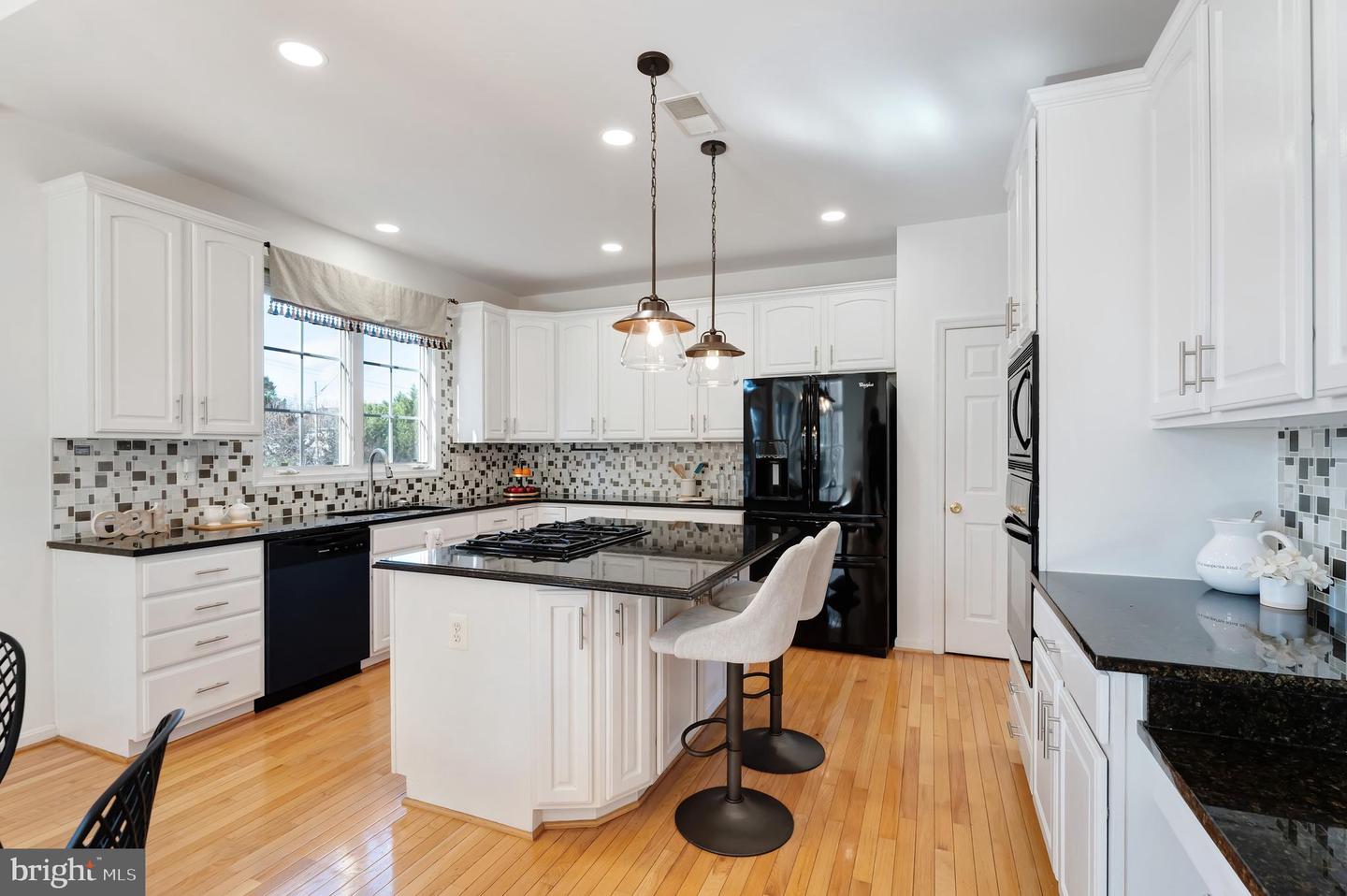 7204 LYNDAM HILL CIR, LORTON, Virginia 22079, 5 Bedrooms Bedrooms, ,3 BathroomsBathrooms,Residential,For sale,7204 LYNDAM HILL CIR,VAFX2279044 MLS # VAFX2279044