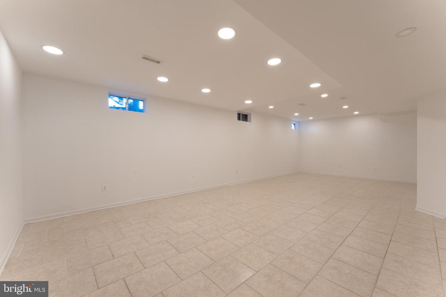 7204 LYNDAM HILL CIR, LORTON, Virginia 22079, 5 Bedrooms Bedrooms, ,3 BathroomsBathrooms,Residential,For sale,7204 LYNDAM HILL CIR,VAFX2279044 MLS # VAFX2279044