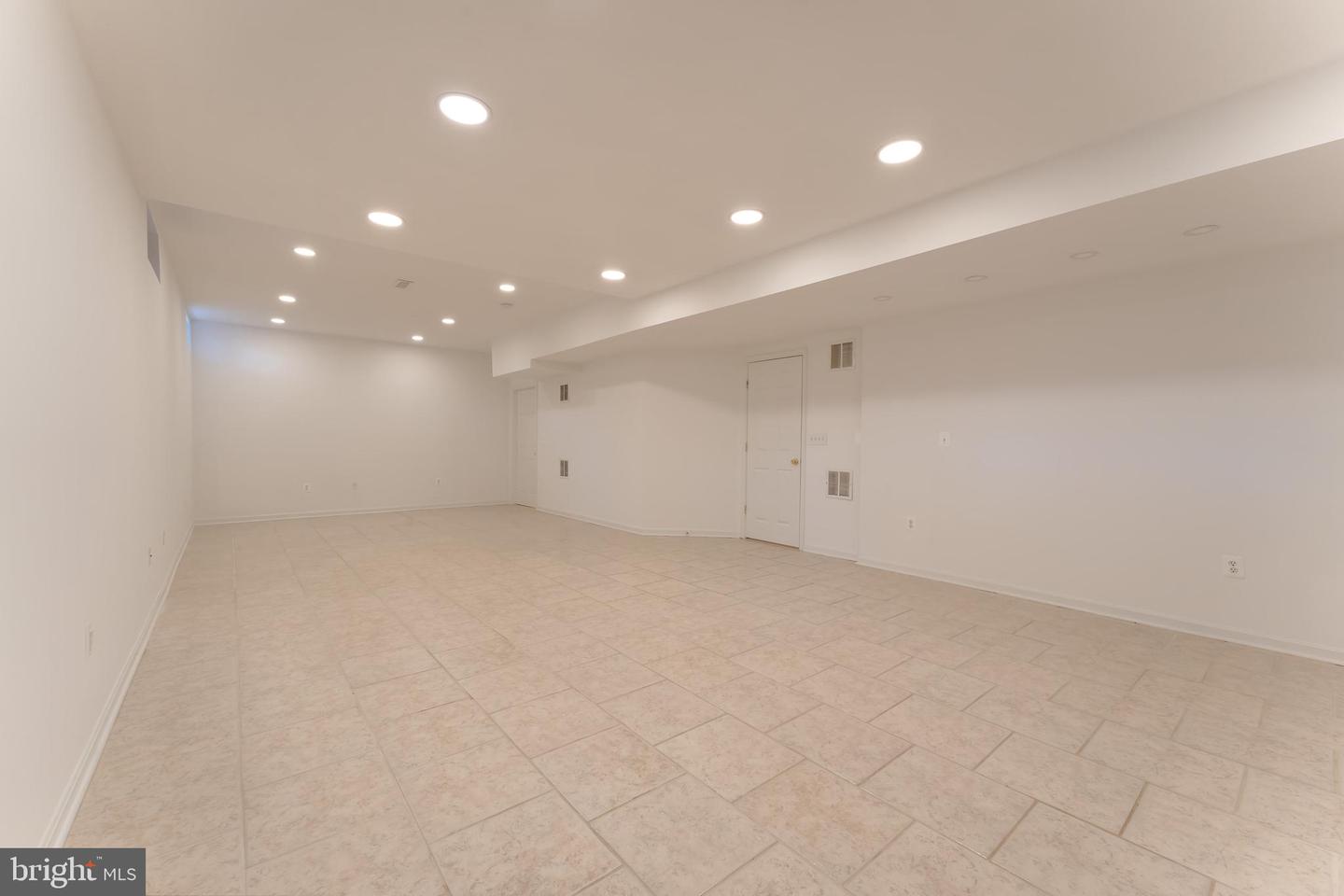 7204 LYNDAM HILL CIR, LORTON, Virginia 22079, 5 Bedrooms Bedrooms, ,3 BathroomsBathrooms,Residential,For sale,7204 LYNDAM HILL CIR,VAFX2279044 MLS # VAFX2279044