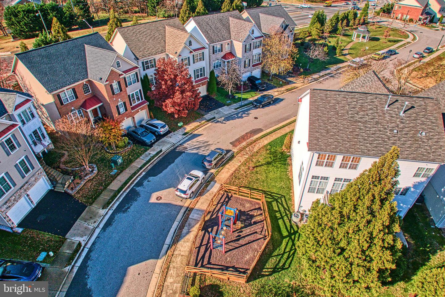 7204 LYNDAM HILL CIR, LORTON, Virginia 22079, 5 Bedrooms Bedrooms, ,3 BathroomsBathrooms,Residential,For sale,7204 LYNDAM HILL CIR,VAFX2279044 MLS # VAFX2279044