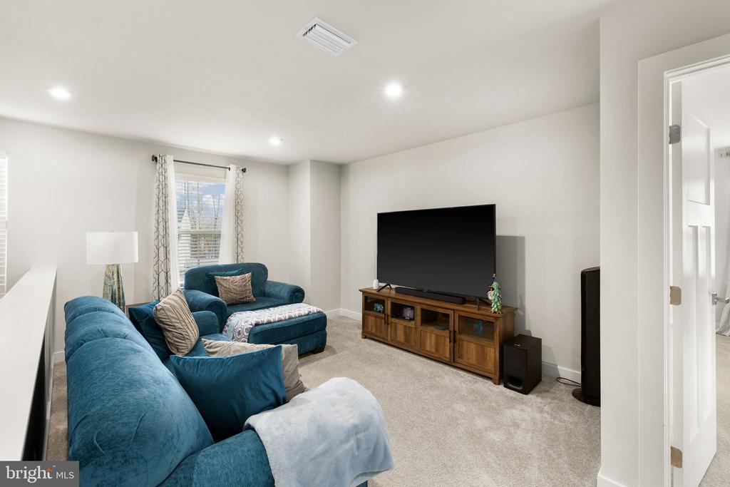 8612 SYLVANNAH DR, SPOTSYLVANIA, Virginia 22551, 5 Bedrooms Bedrooms, ,4 BathroomsBathrooms,Residential,8612 SYLVANNAH DR,VASP2038144 MLS # VASP2038144